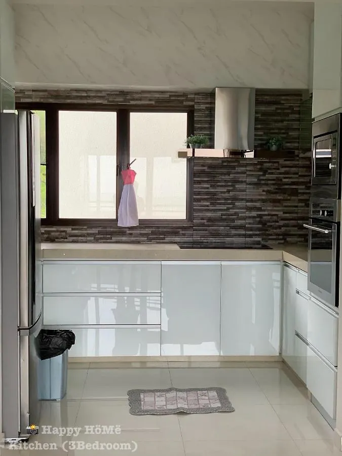 Happy Home Sri Sayang Batu Ferringhi 0*,